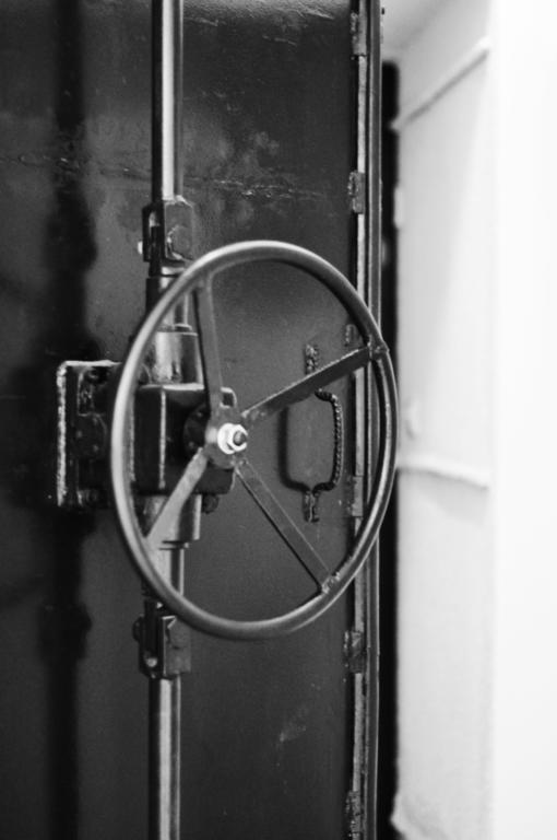 Bomb Shelter Apartment Аеропорт Вільнюс Номер фото