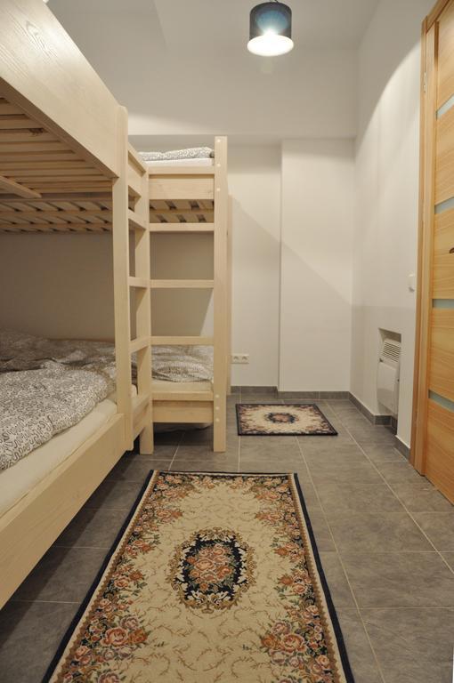 Bomb Shelter Apartment Аеропорт Вільнюс Номер фото