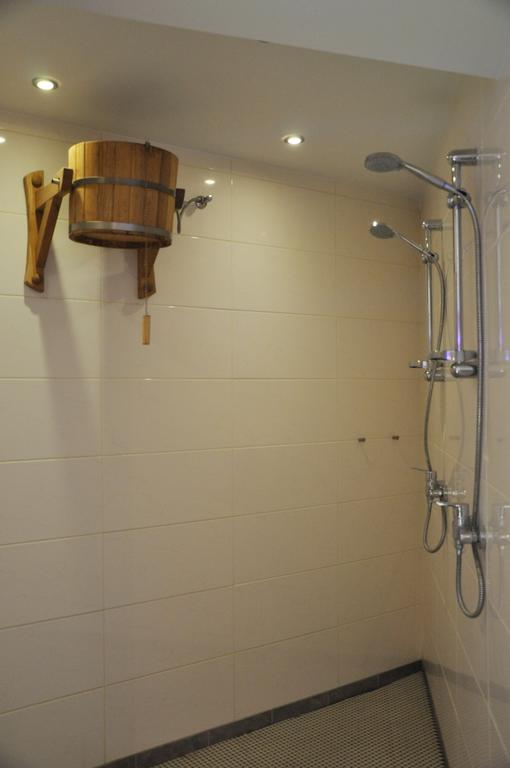 Bomb Shelter Apartment Аеропорт Вільнюс Номер фото